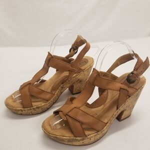 Born BOC Womans Size 8/39 Brown Leather Platform Sandal Heel Sling Back